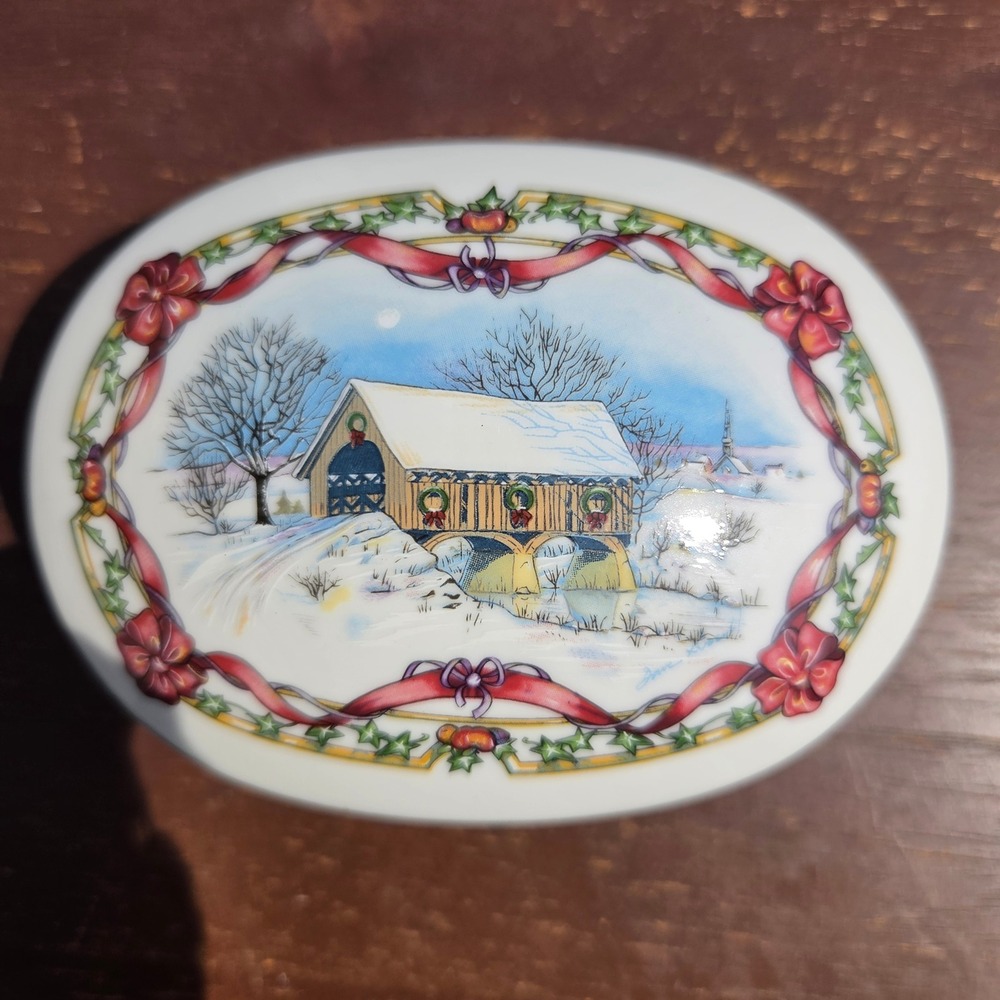 1991 Heritage House Melodie of Christmas OCome All Ye Faithful Music Box David R